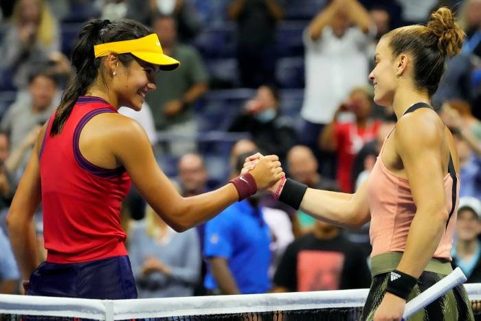 Maria Sakkari of Greece congratulates Raducanu after the British player beat her in the semi-final of the US Open