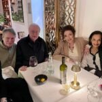 Joan Collins e seu marido Percy Gibson desfrutaram de um almoço triplo com seu 'velho amigo' Michael Caine e sua esposa Shakira, e seu irmão e sua esposa Hazel